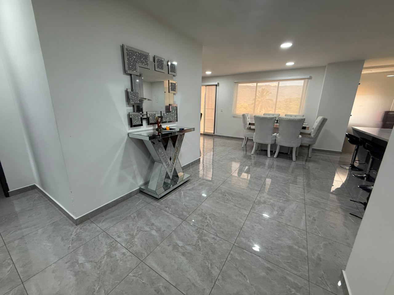 VENDO APARTAMENTO EN BELEN ROSALES