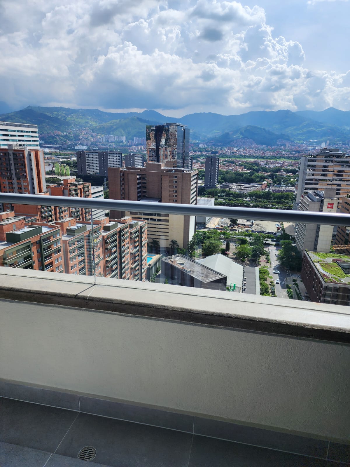 ARRIENDO APARTA ESTUDIO TIPO LOFT AMOBLADO EN CIUDAD DEL RIO