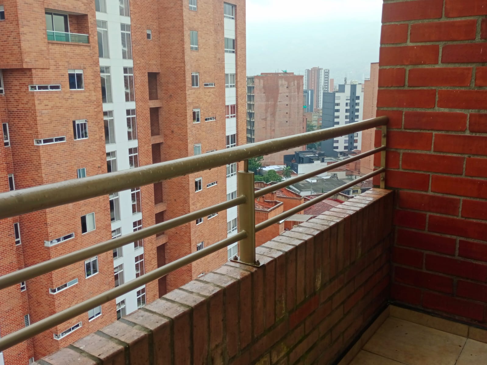 Se arrienda apartamento en laureles