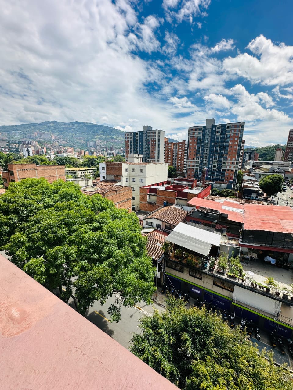 VENDO APARTAMENTO EN LAURELES ESTADIO