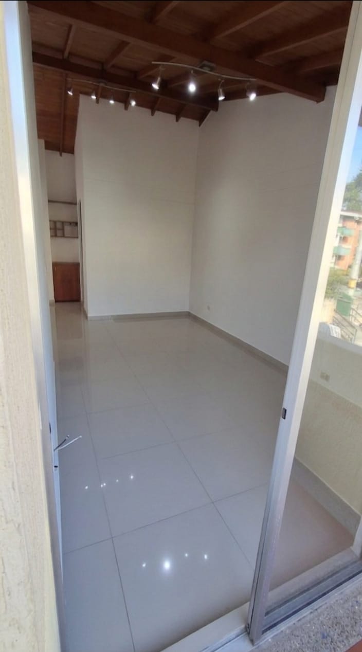 VENDO APARTAMENTO EN SANTA MONICA