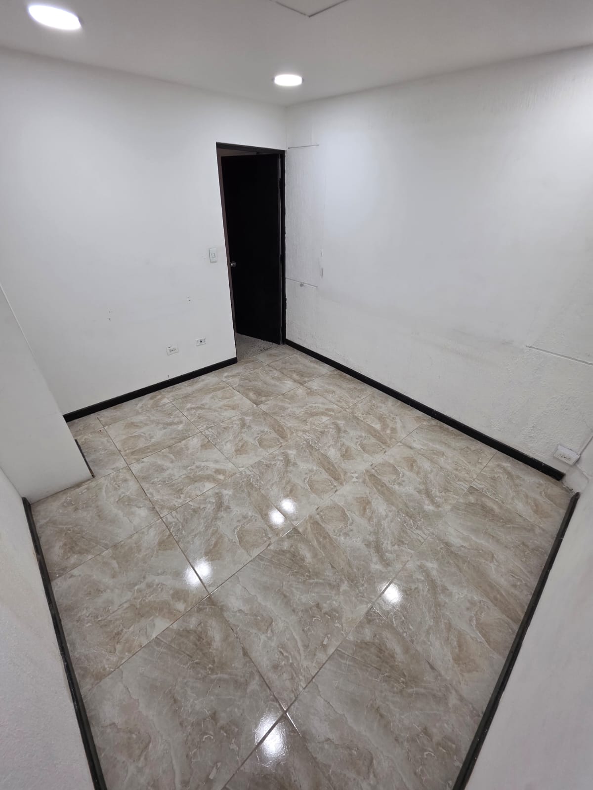 ARRIENDO CASA COMERCIAL EN CALASANZ