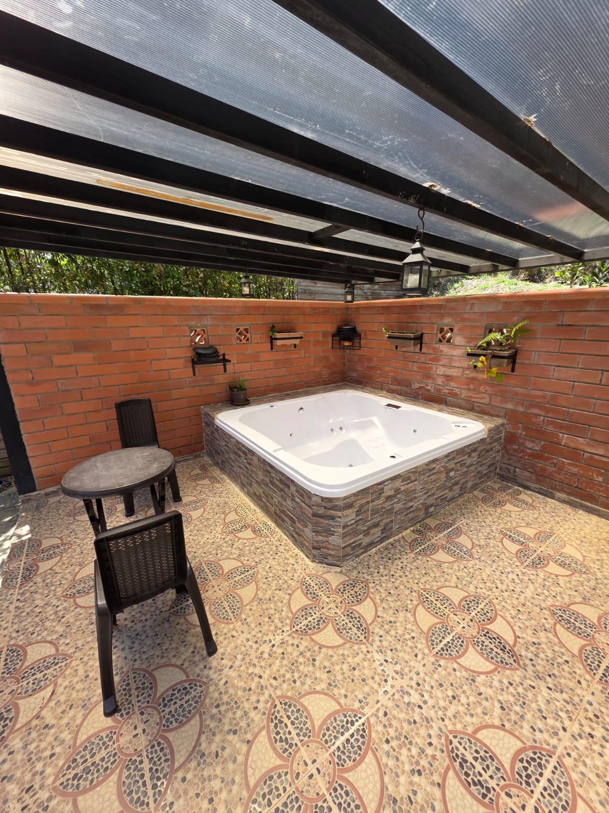 ARRIENDO CASA FINCA EN SANTA ELENA