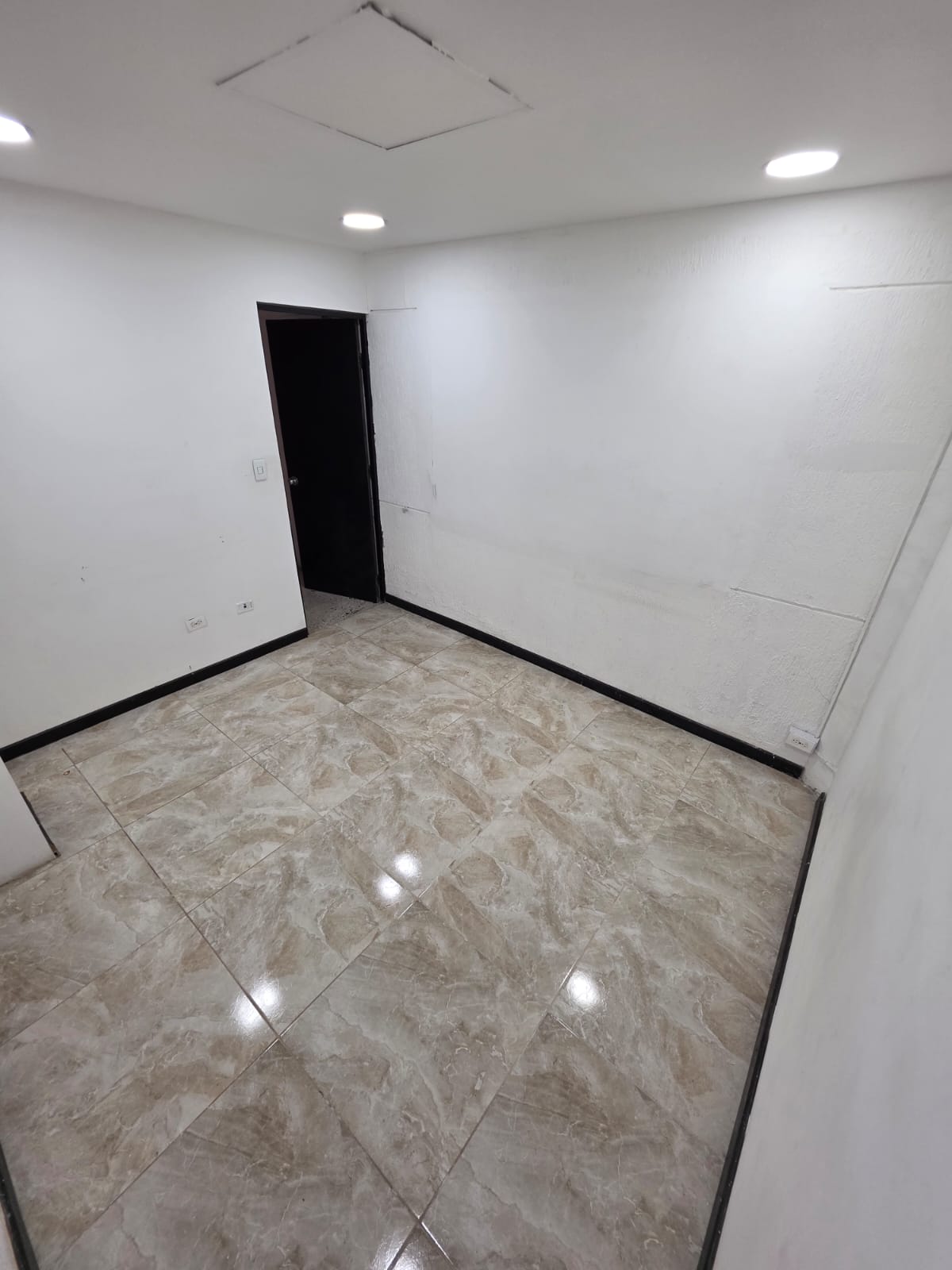 ARRIENDO CASA COMERCIAL EN CALASANZ
