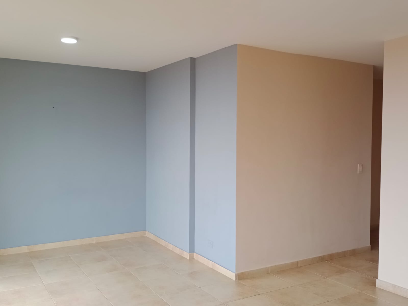 Se arrienda apartamento en laureles