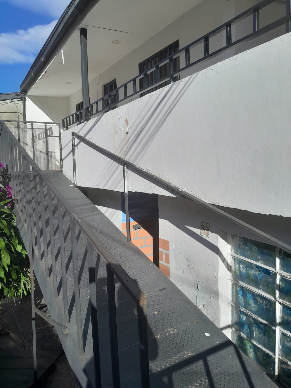 Vendo Casa Dos Niveles Robledo las Margaritas