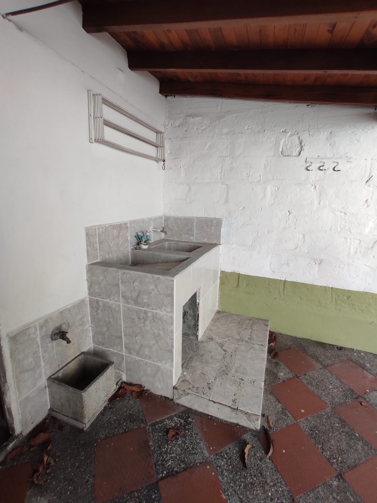ARRIENDO CASA COMERCIAL INDEPENDIENTE SANTA MONICA