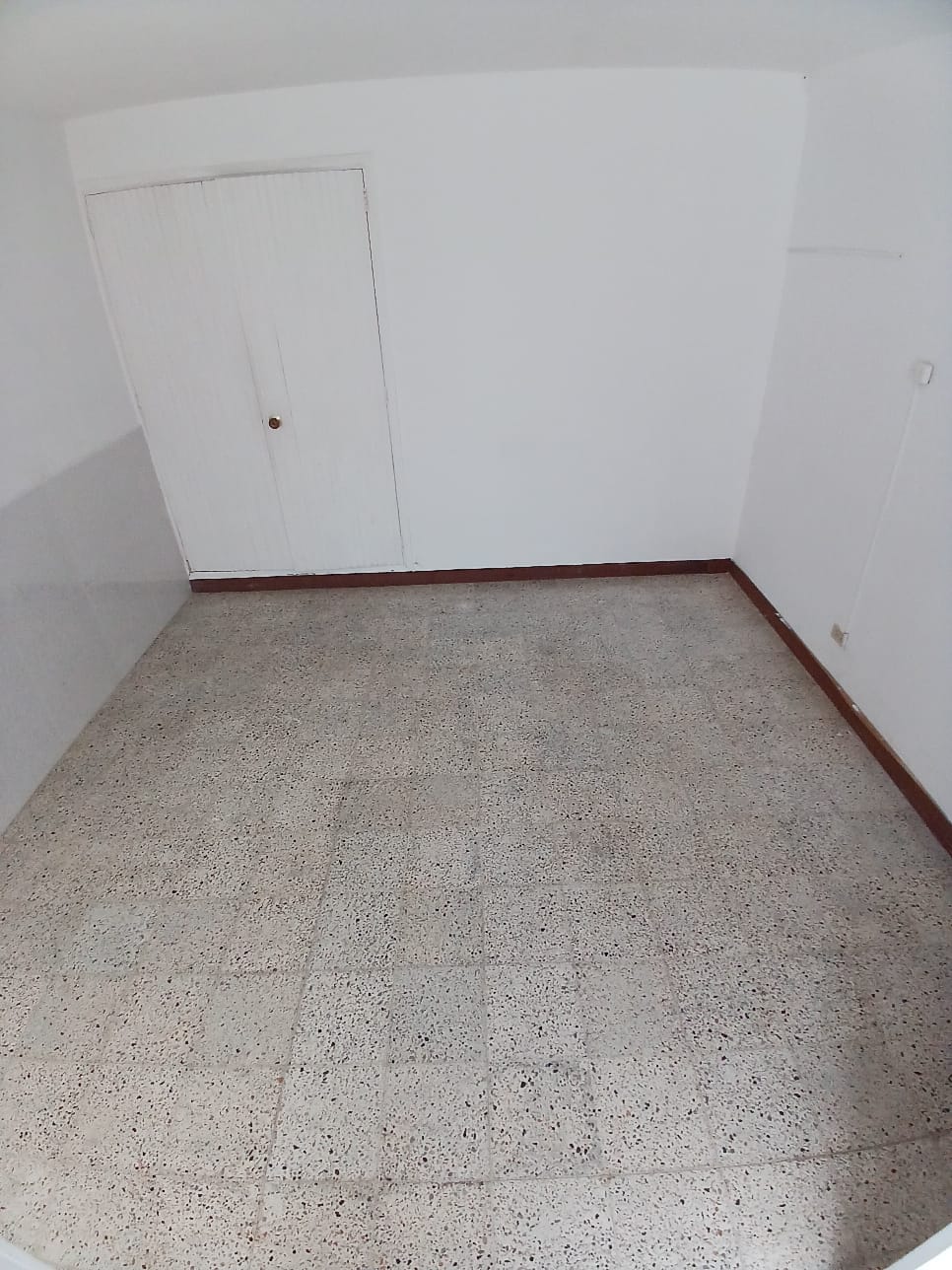 ARRIENDO CASA EN LAURELES