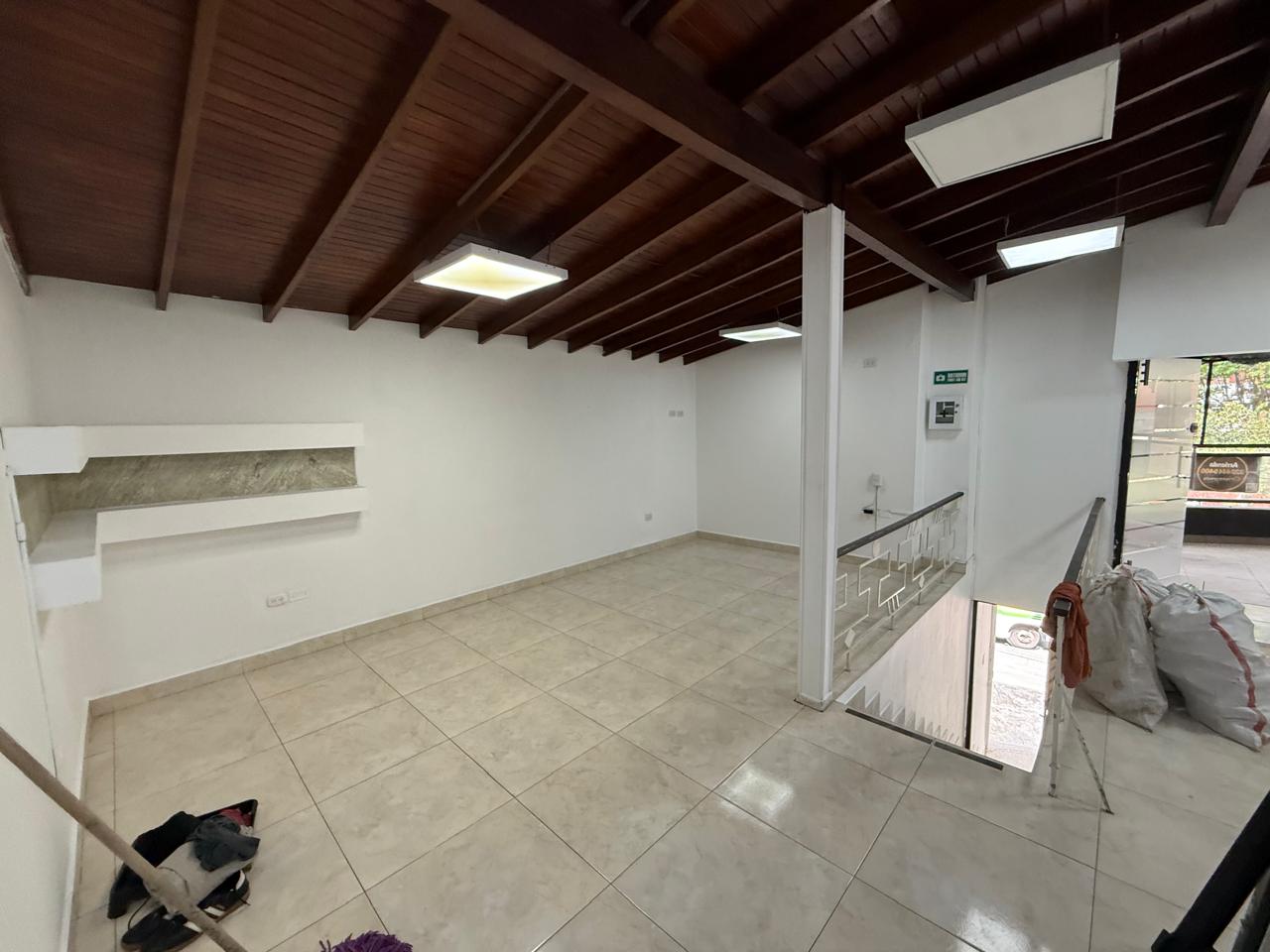 ARRIENDO CASA COMERCIAL EN SANTA GEMA
