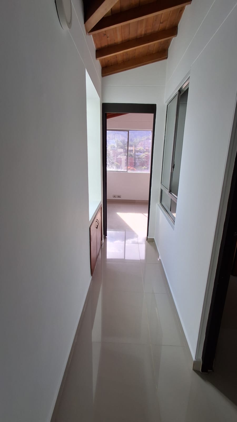 VENDO APARTAMENTO EN SANTA MONICA