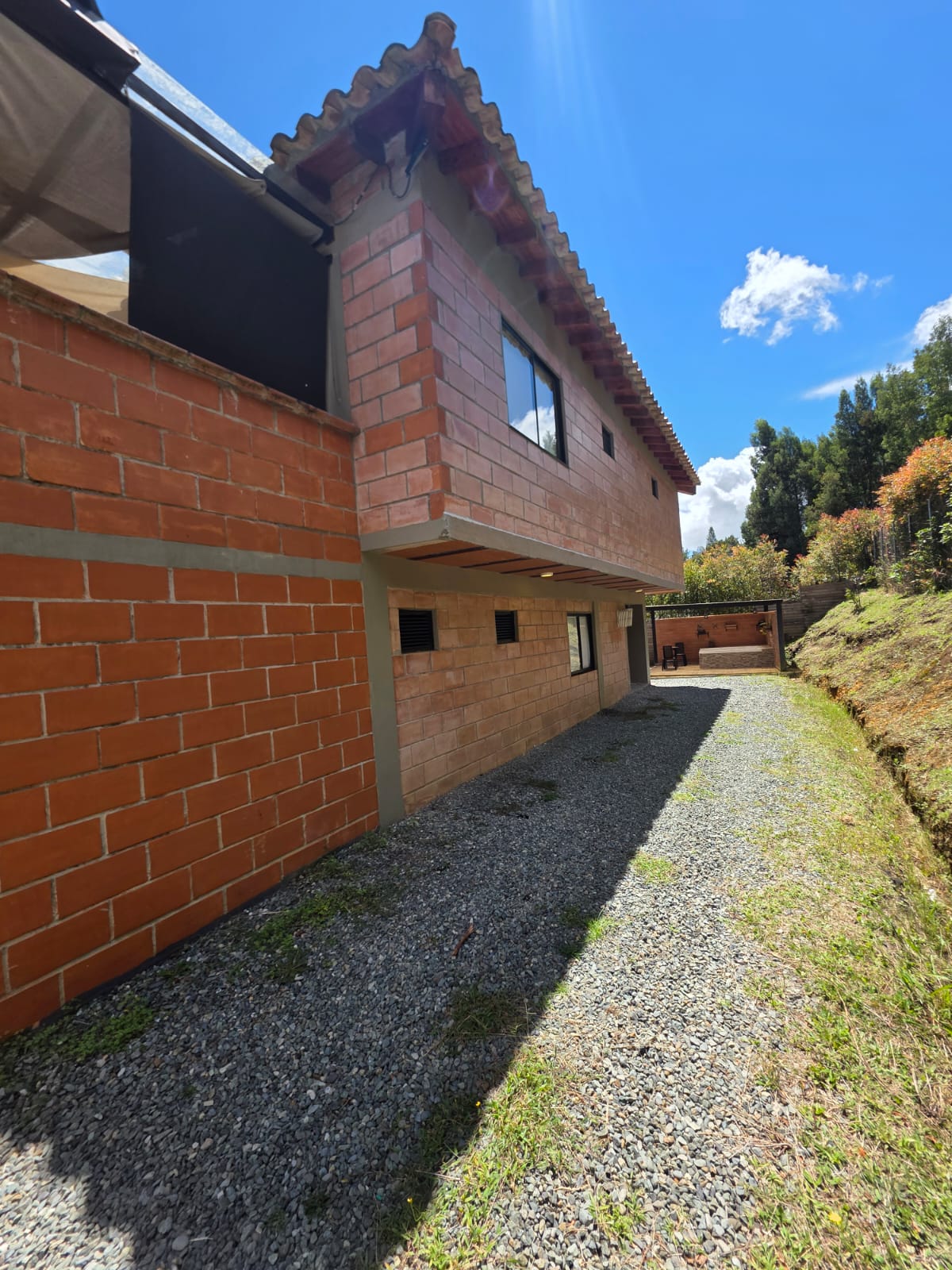 ARRIENDO CASA FINCA EN SANTA ELENA