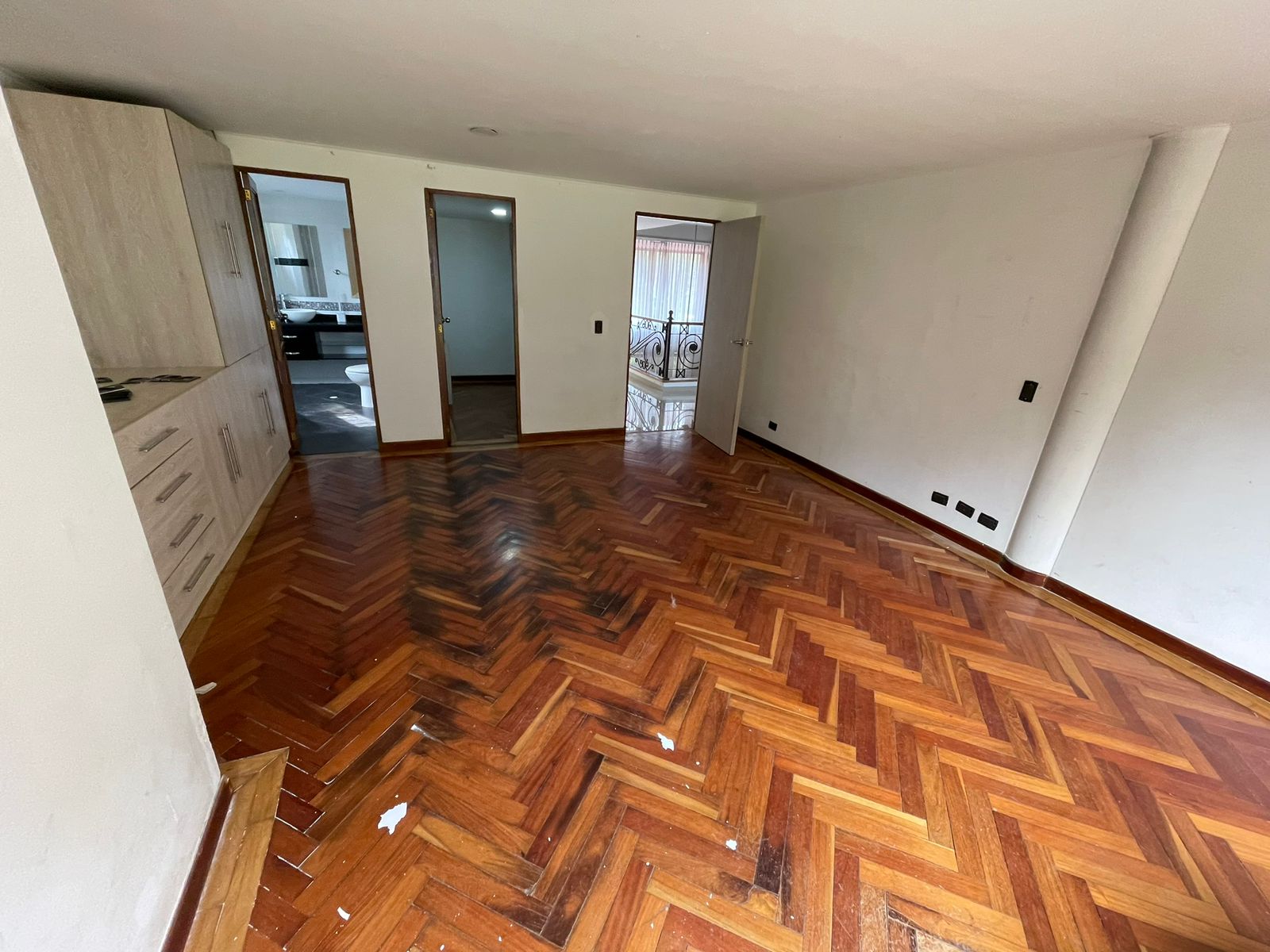 ARRIENDO CASA EN EL POBLADO EL TESORO
