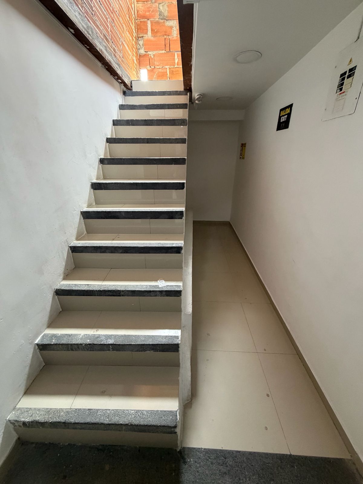 VENDO HOTEL EN LAURELES