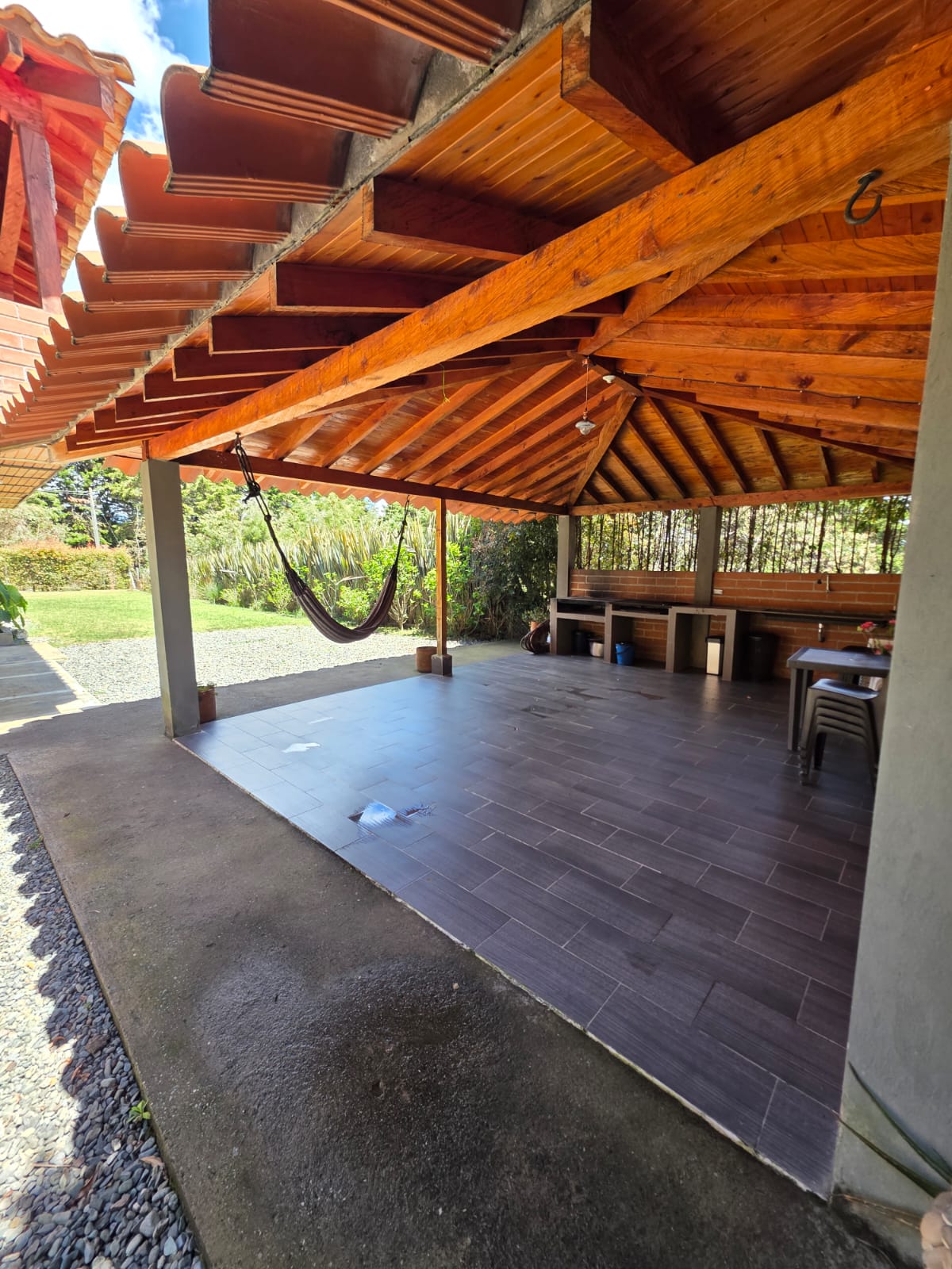 ARRIENDO CASA FINCA EN SANTA ELENA