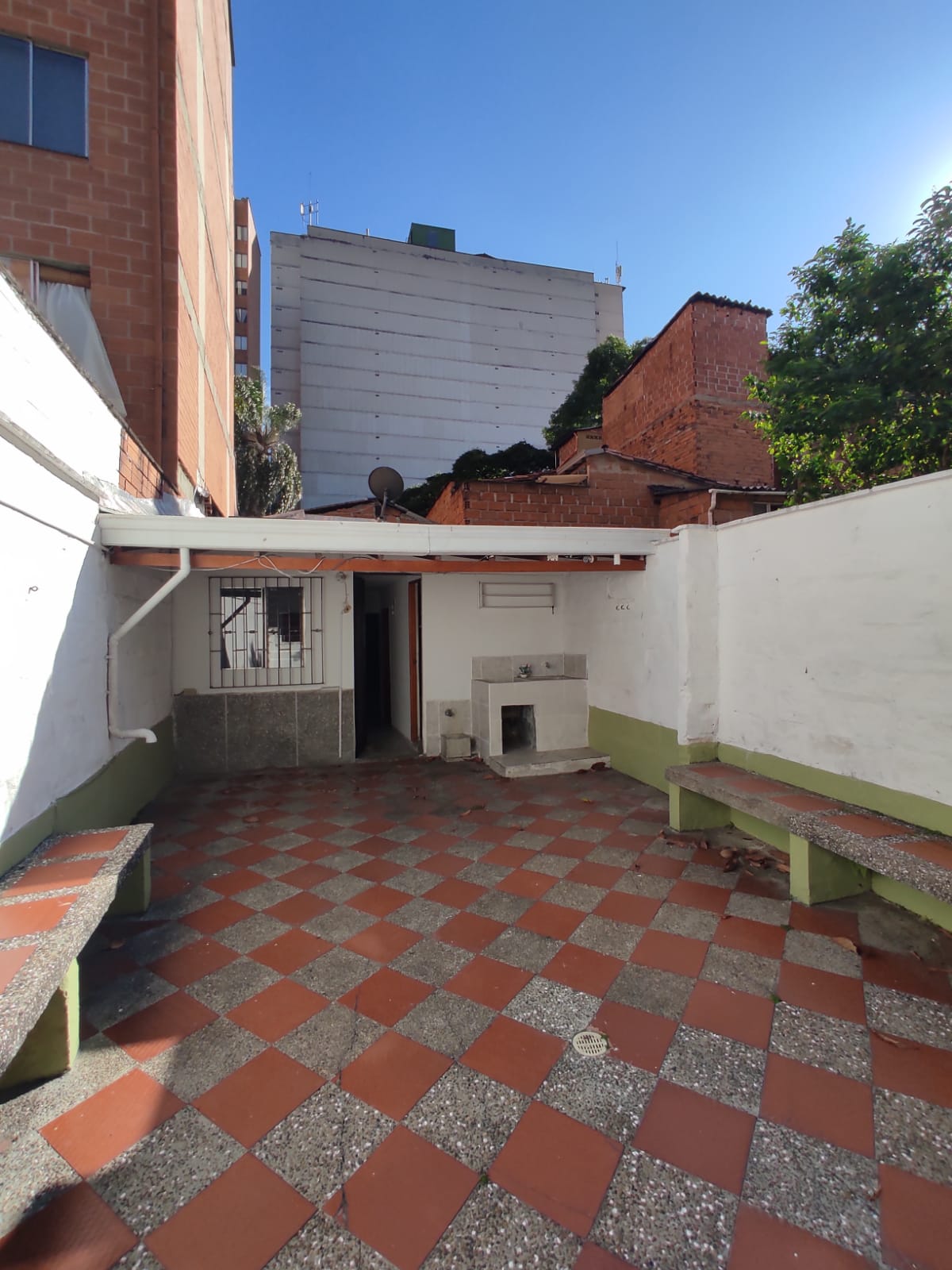 ARRIENDO CASA COMERCIAL INDEPENDIENTE SANTA MONICA