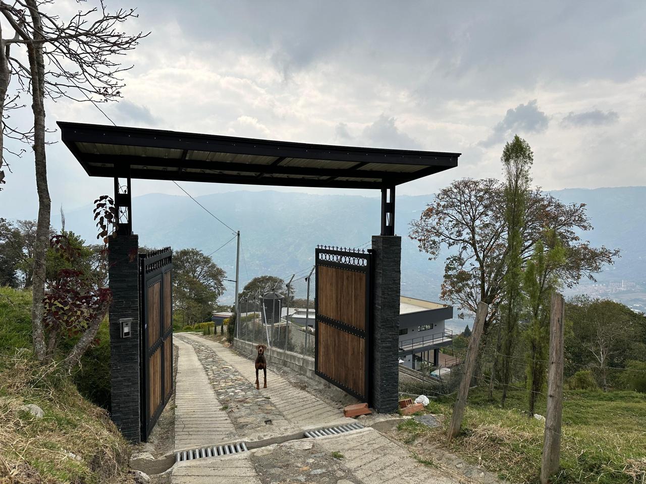 CASA FINCA EN VENTA UBICADO EN GIRARDOTA