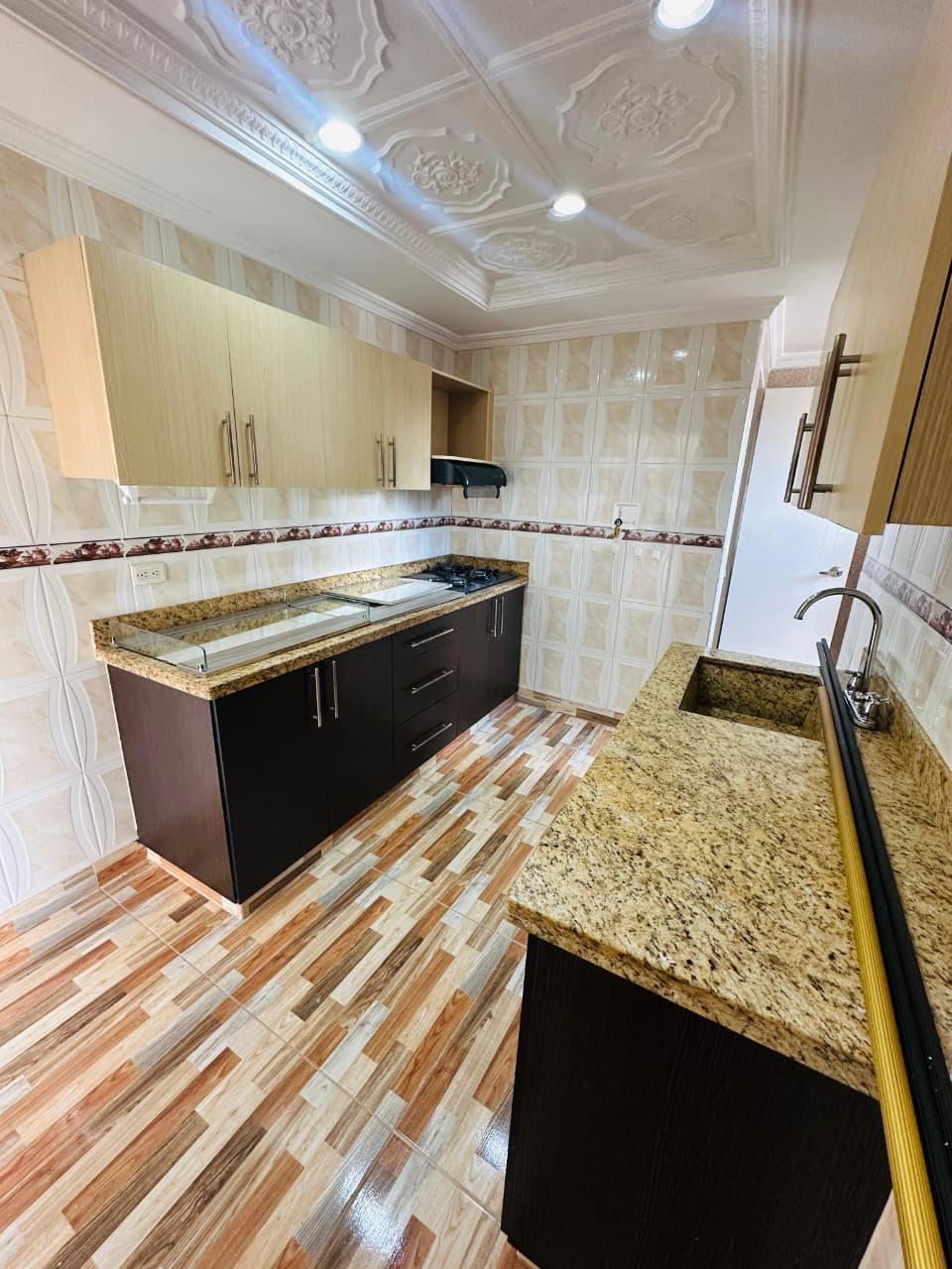 VENDO APARTAMENTO EN LAURELES ESTADIO