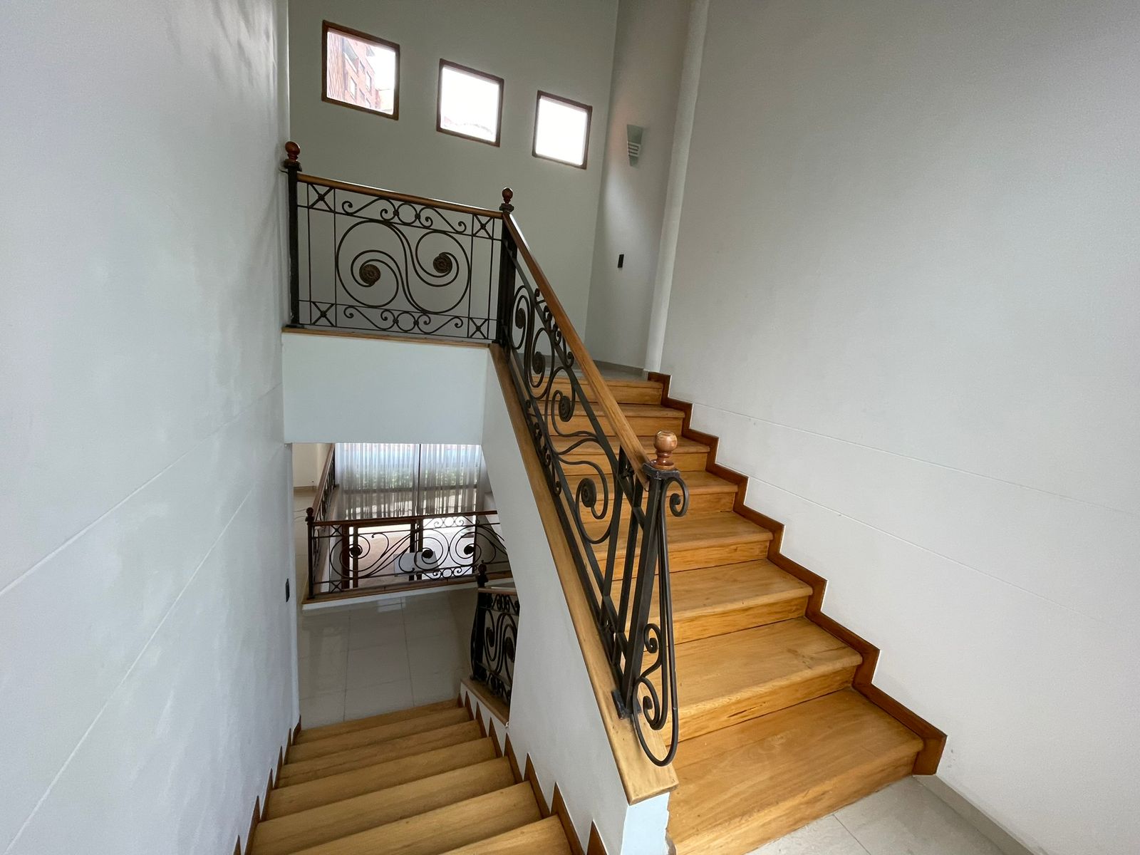 ARRIENDO CASA EN EL POBLADO EL TESORO