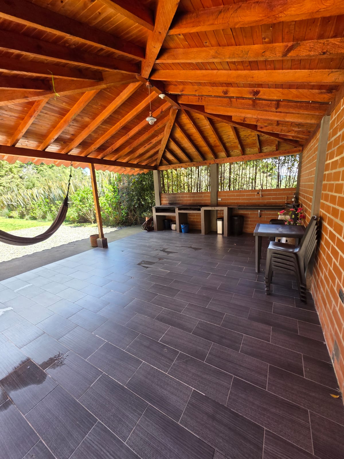 ARRIENDO CASA FINCA EN SANTA ELENA