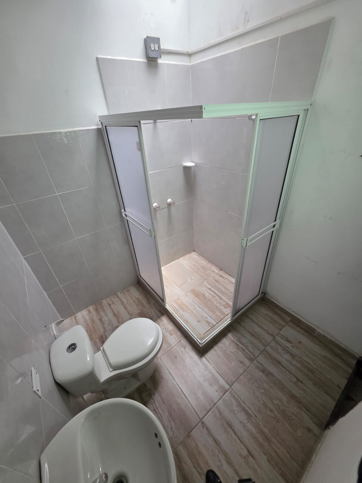 ARRIENDO CASA COMERCIAL EN CALASANZ