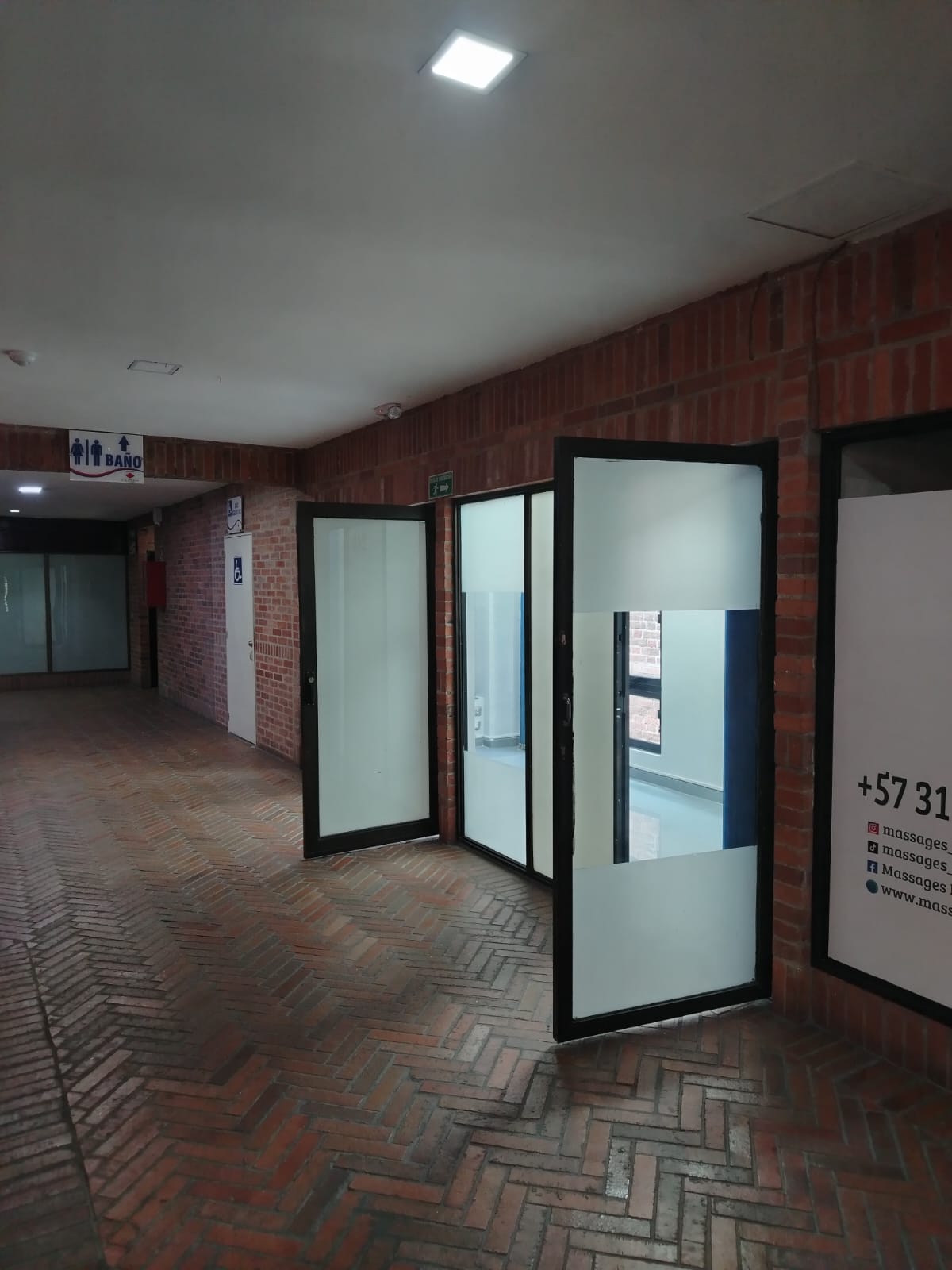 ARRIENDO OFICINA EN EL POBLADO