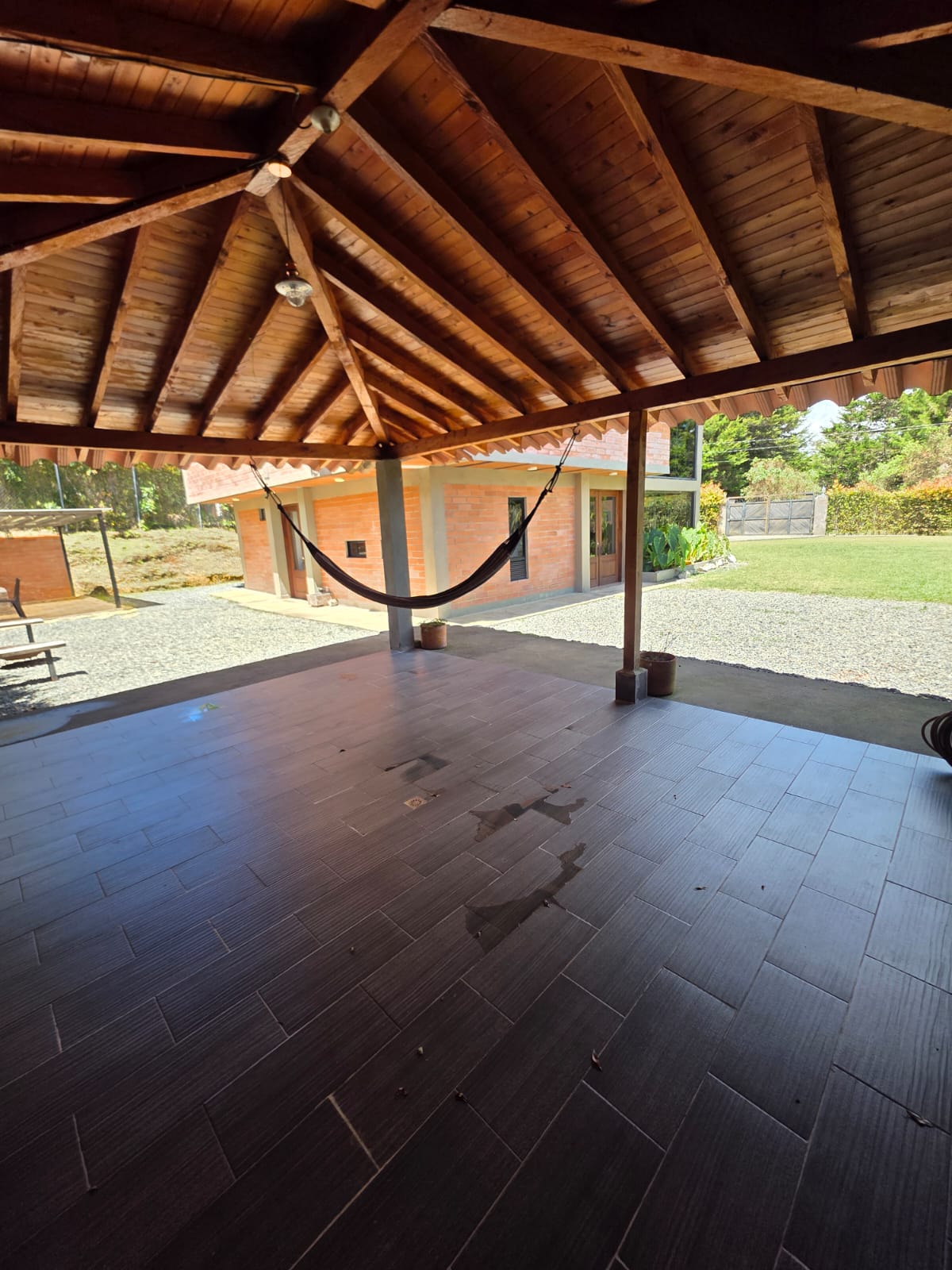 ARRIENDO CASA FINCA EN SANTA ELENA