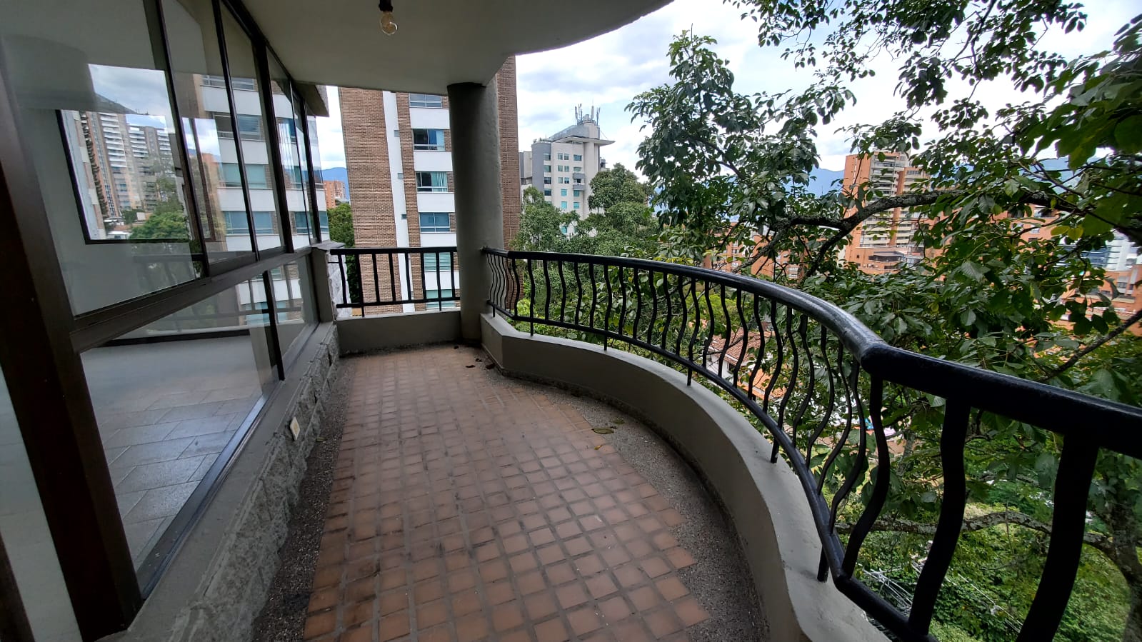 ARRIENDO APATAMENTO POBLADO LOMA DE ALEJANDRIA