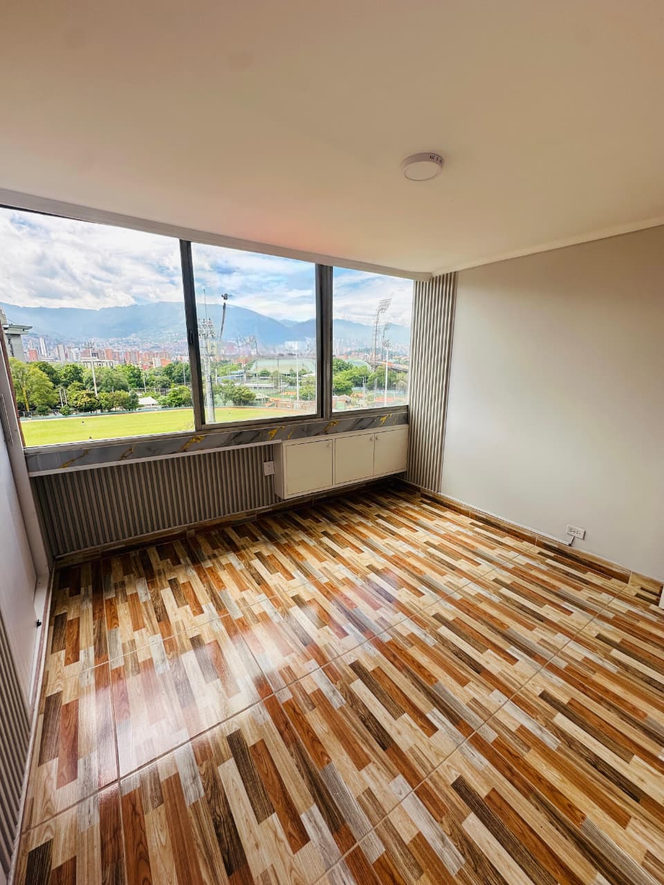 VENDO APARTAMENTO EN LAURELES ESTADIO