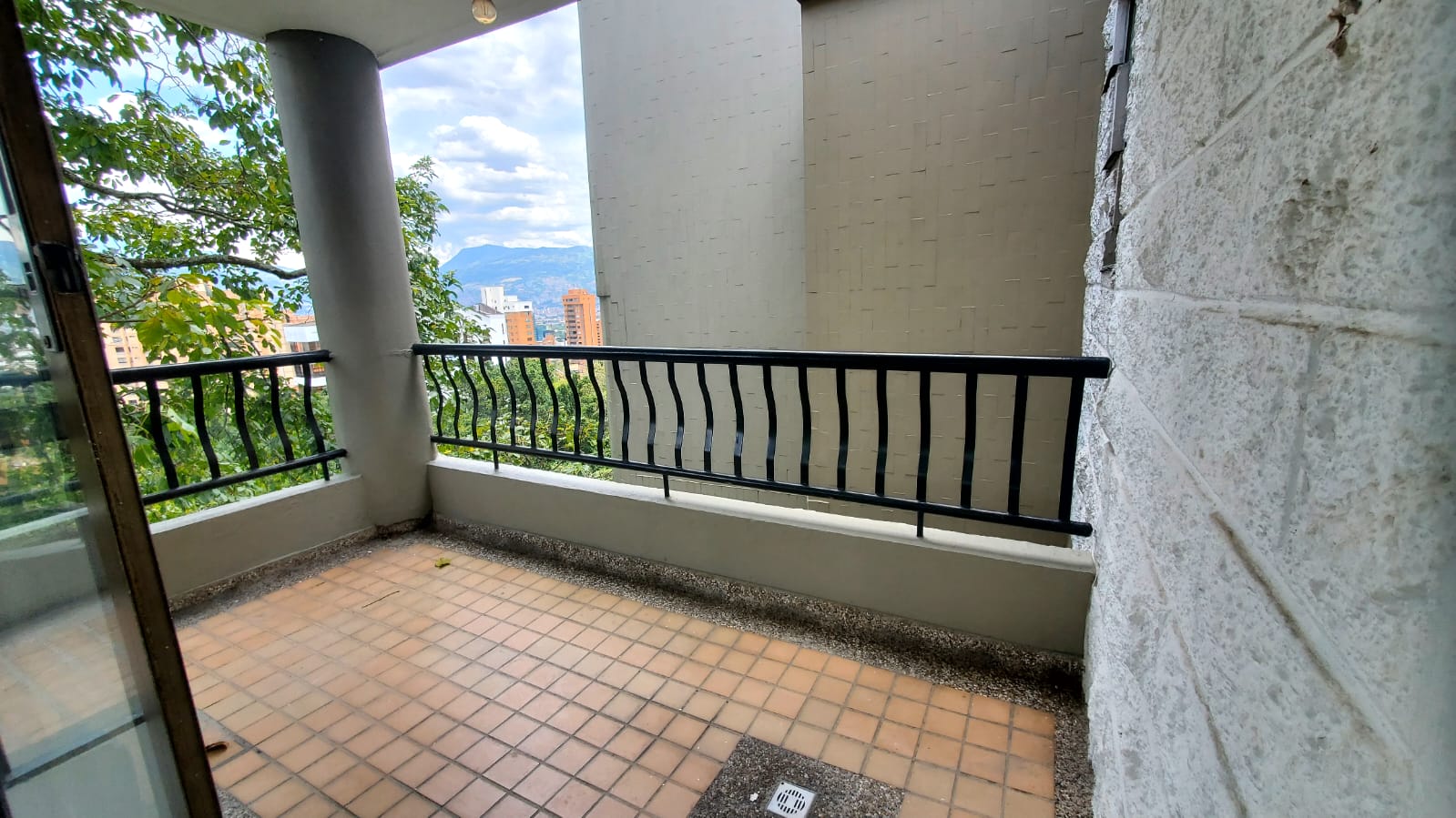 ARRIENDO APATAMENTO POBLADO LOMA DE ALEJANDRIA