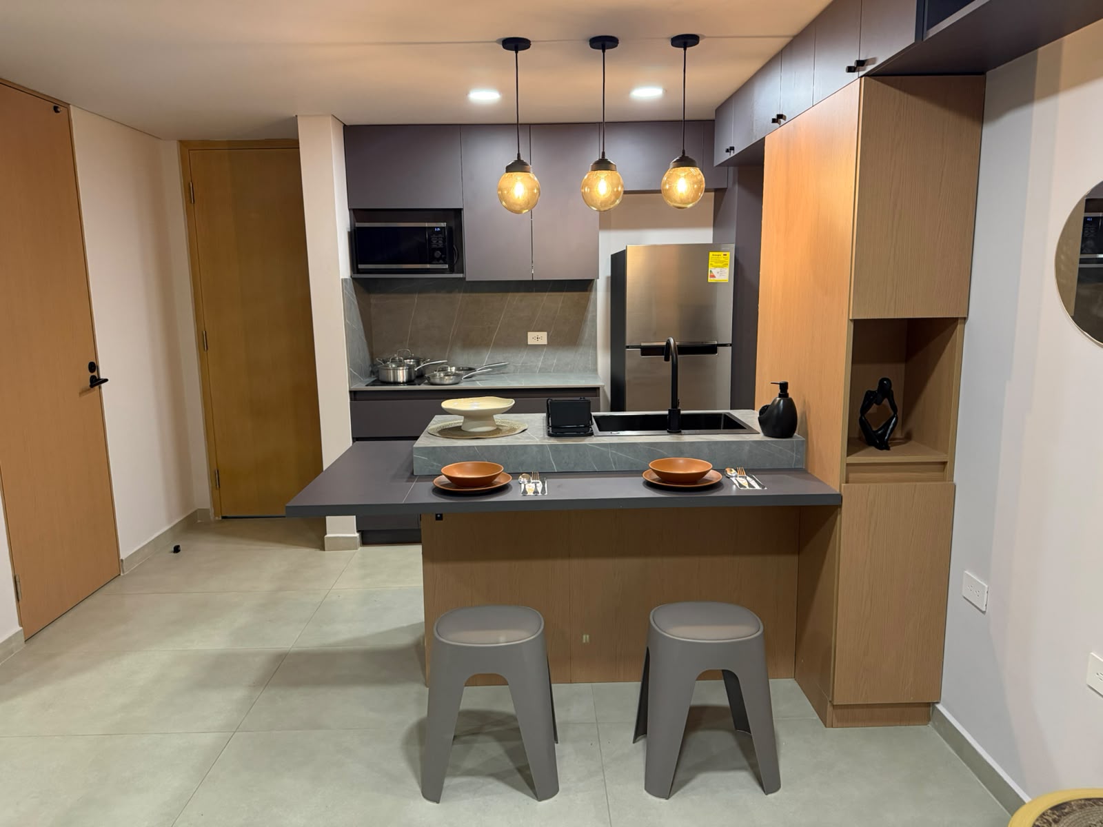 ARRIENDO SUITES AMOBLADAS EN BELEN ROSALES