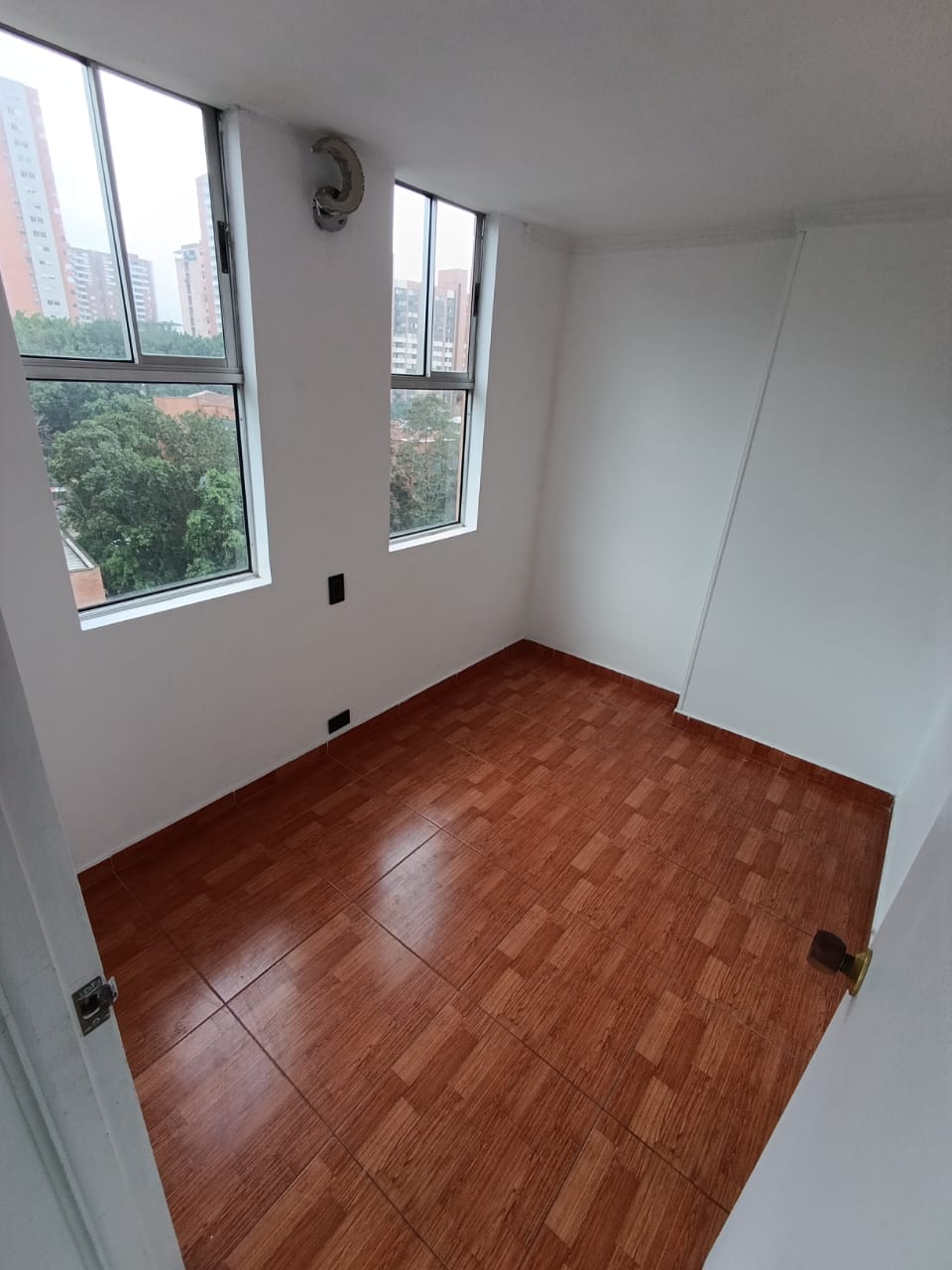Vende Apartamento Barrio los Colores.