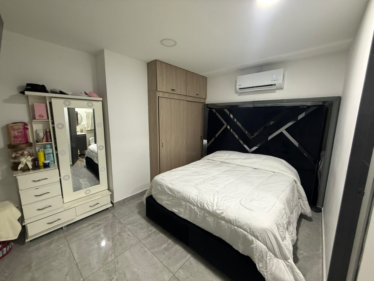 VENDO APARTAMENTO EN BELEN ROSALES