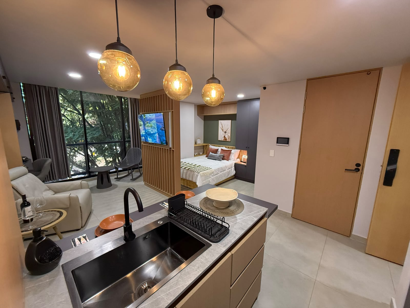 ARRIENDO SUITES AMOBLADAS EN BELEN ROSALES