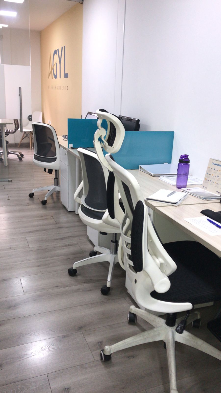 ARRIENDO OFICINA  AMOBLADA MILLA DE ORO