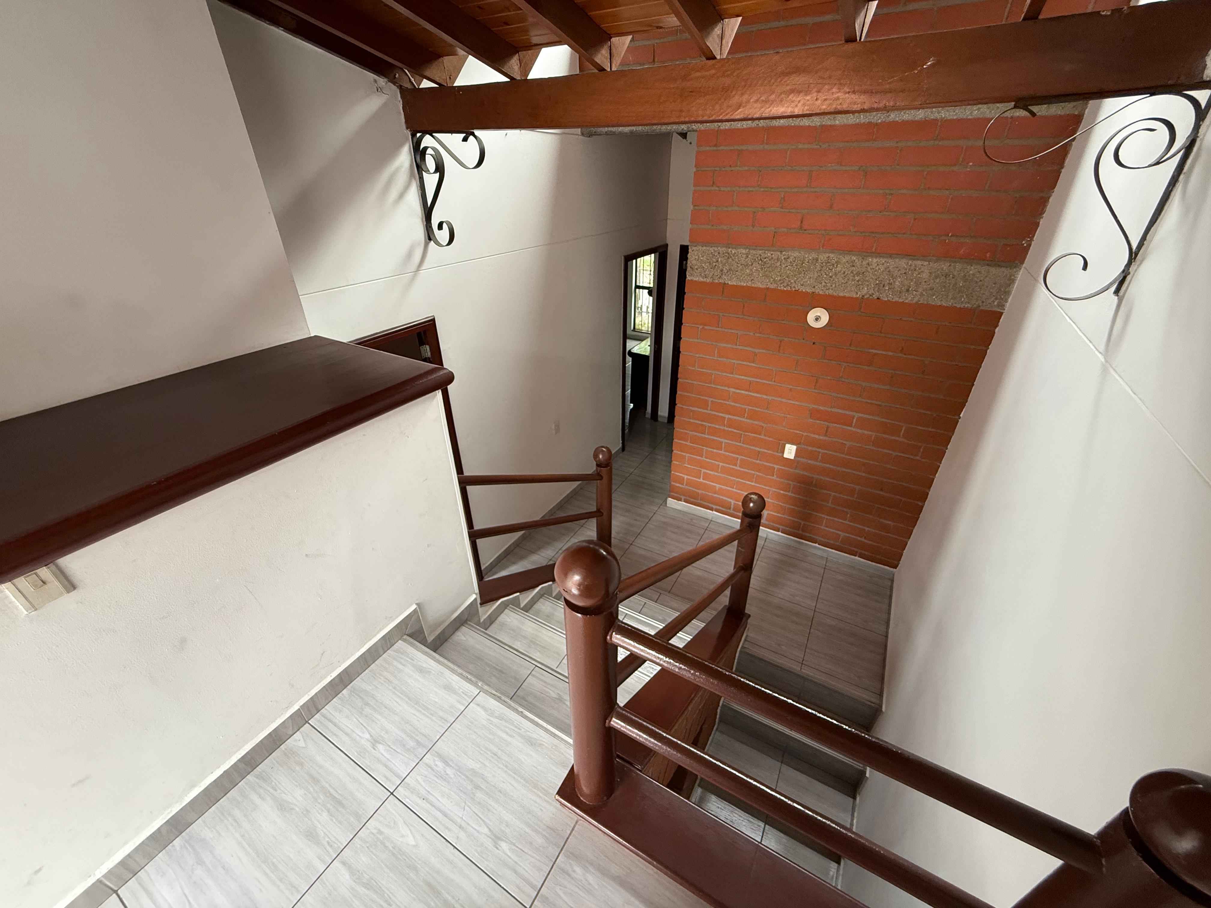 ARRIENDO CASA EN LA LOMA DE LOS BERNAL