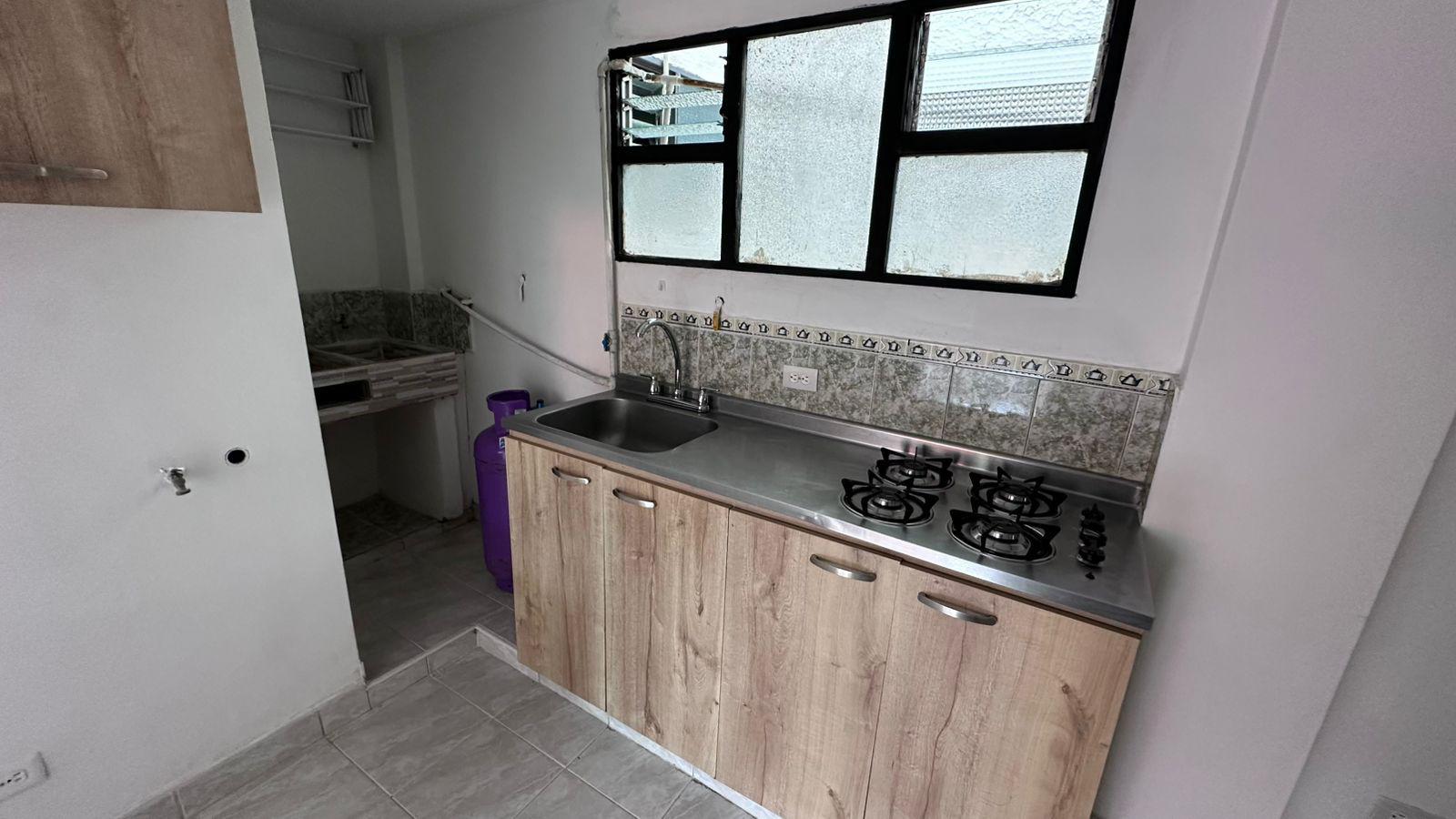 ARRIENDO APARTAESTUDIO EN LA FLORESTA