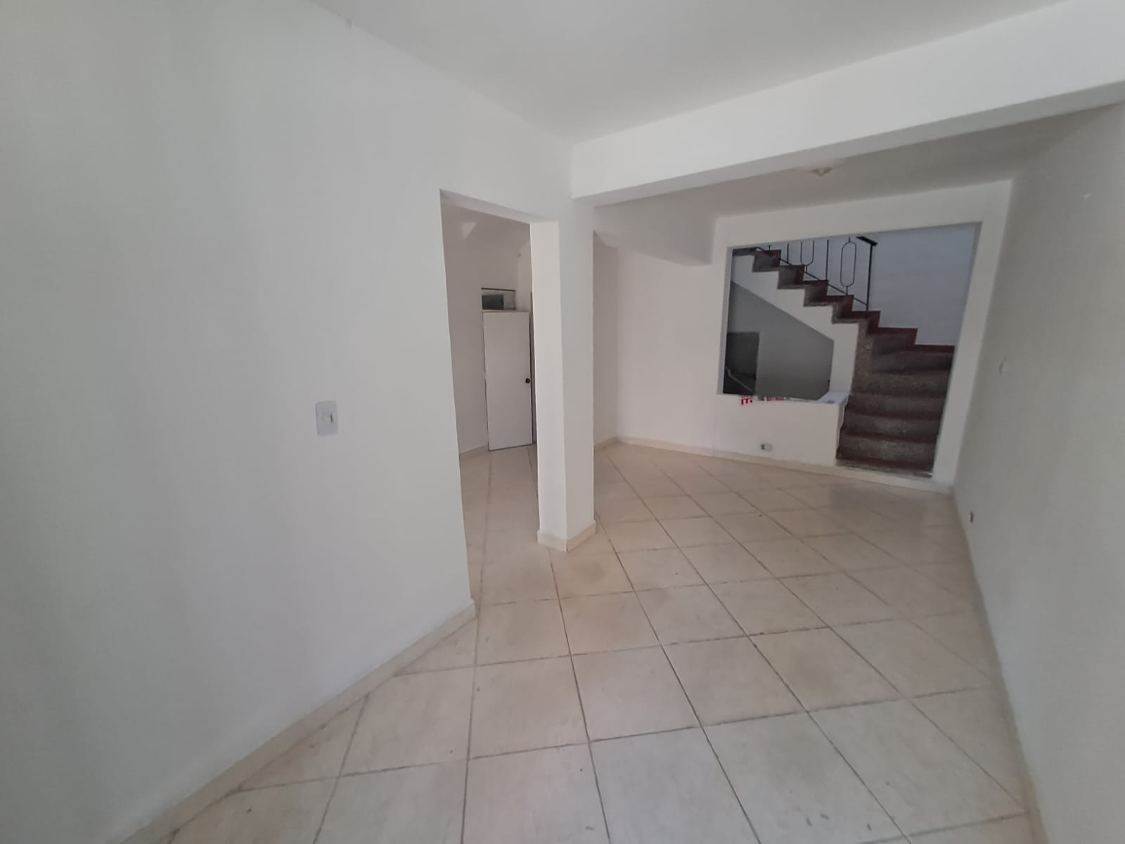 ARRIENDO CASA  LOCAL SANTA LUCIA DOS NIVELES