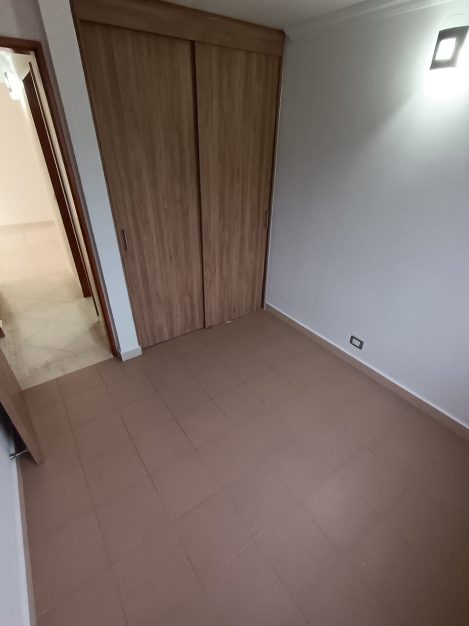 Arrienda Apartamento Loma de los Bernal