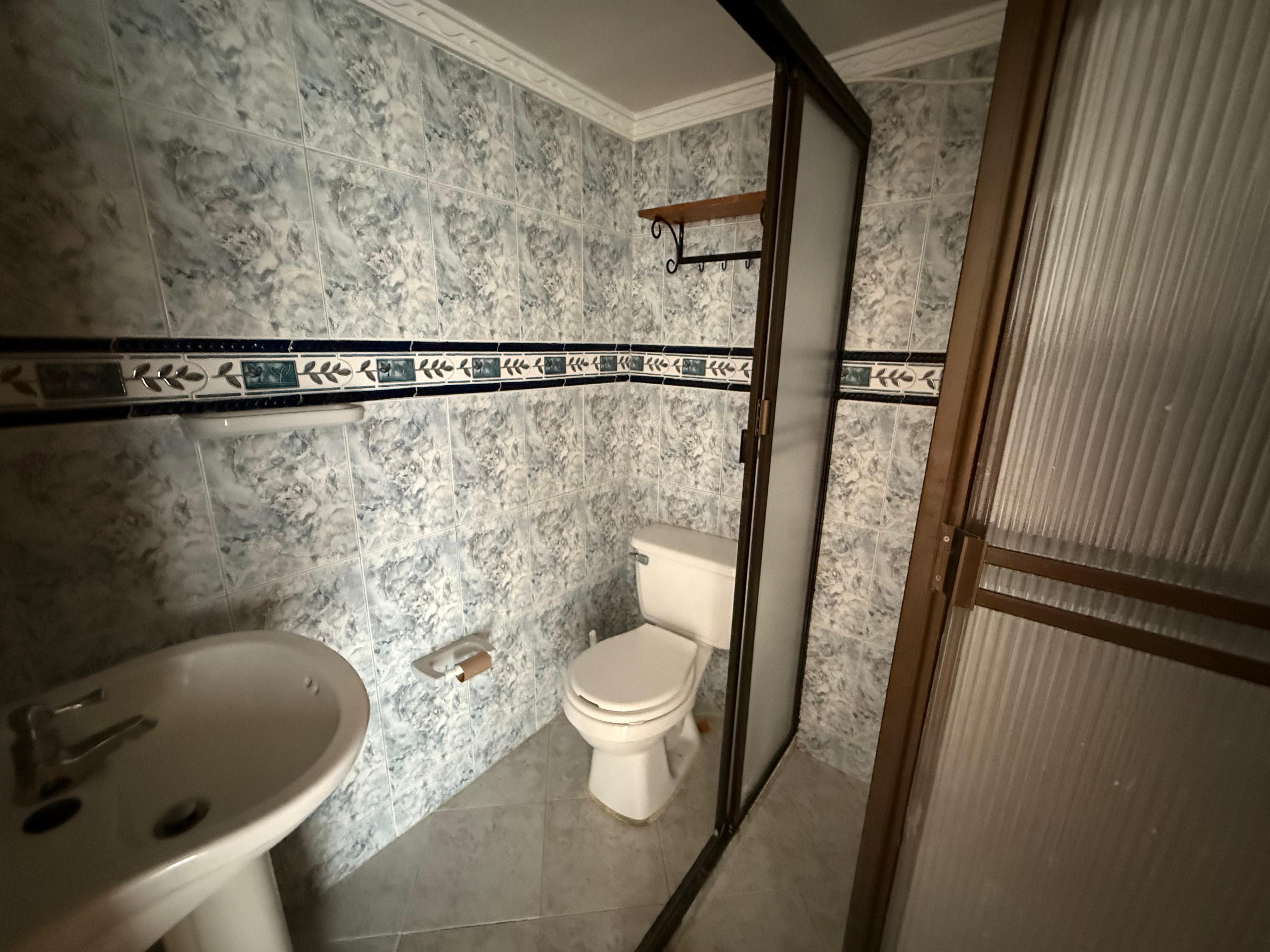 ARRIENDO APARTAMENTO EN LA FLORESTA
