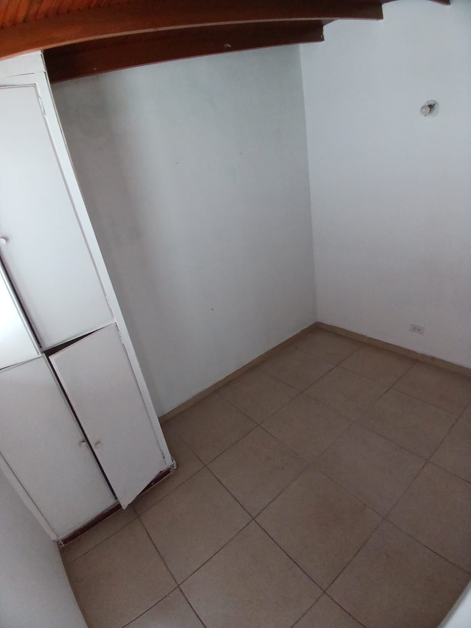 ARRIENDO CASA EN LAURELES