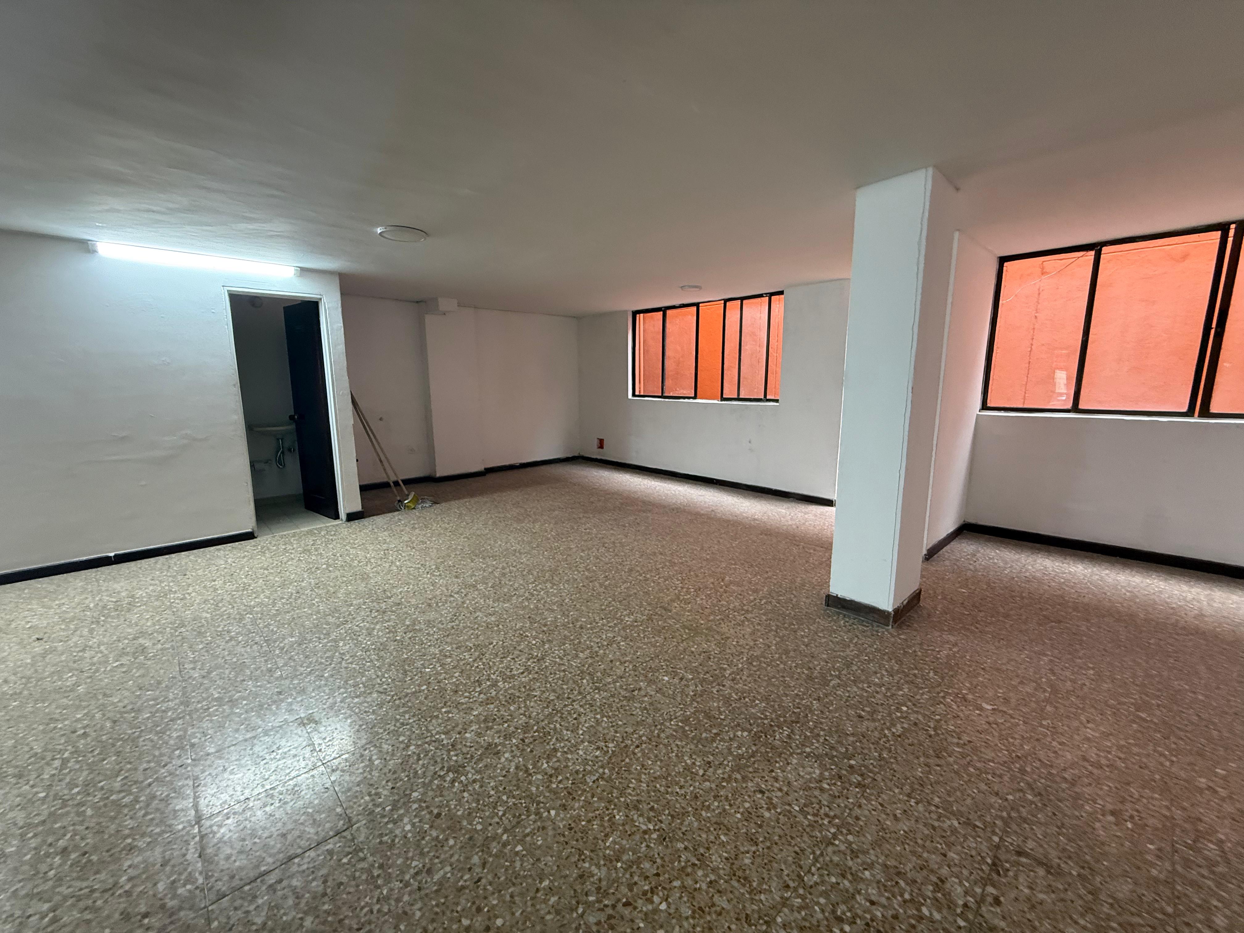 ARRIENDO LOCAL EN LA AMERICA