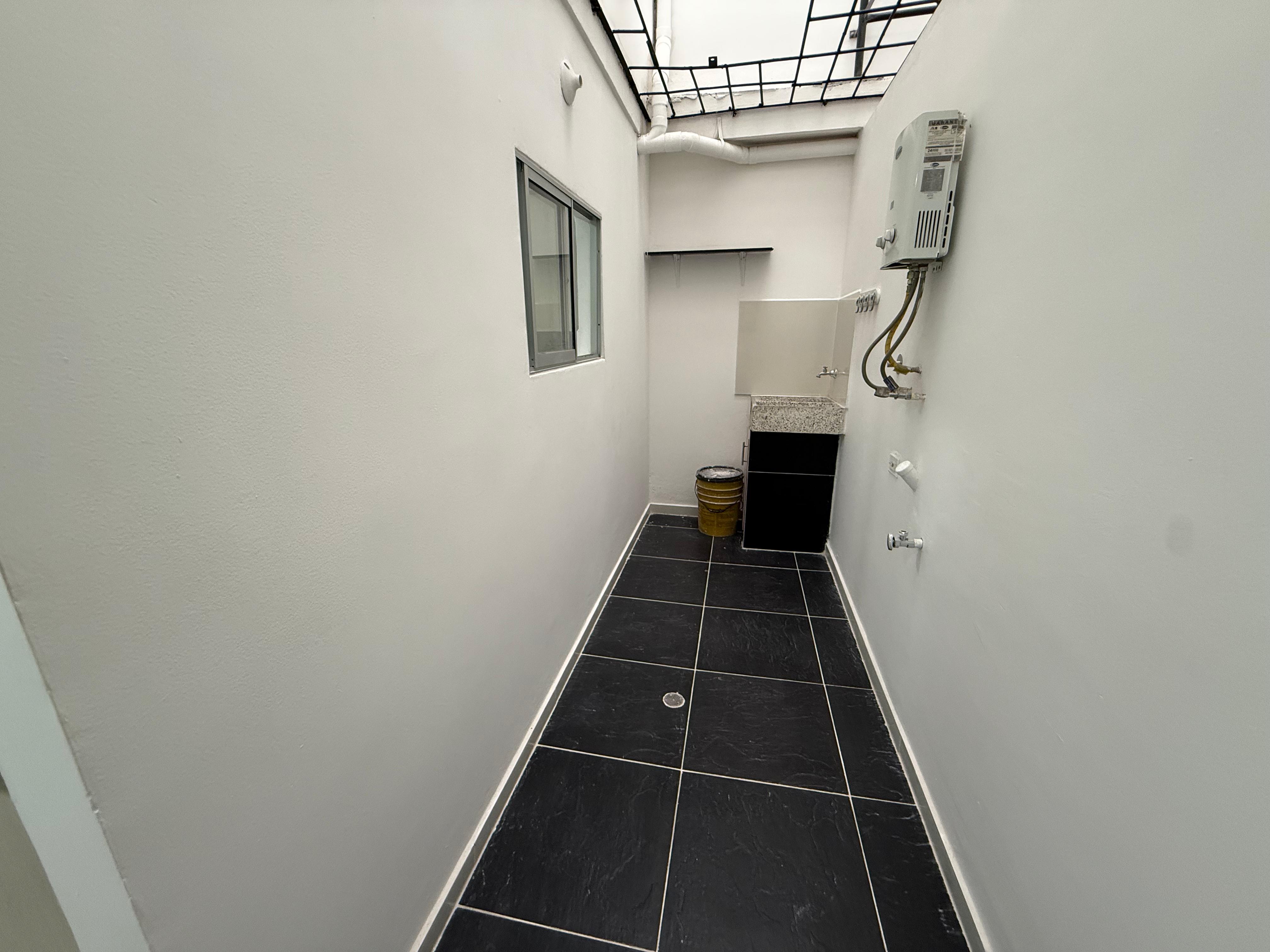 ARRIENDO APARTAMENTO EN NIQUIA PARTE BAJA