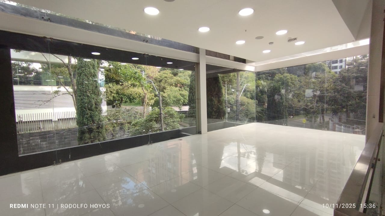 Arriendo Local En Patio Bonito