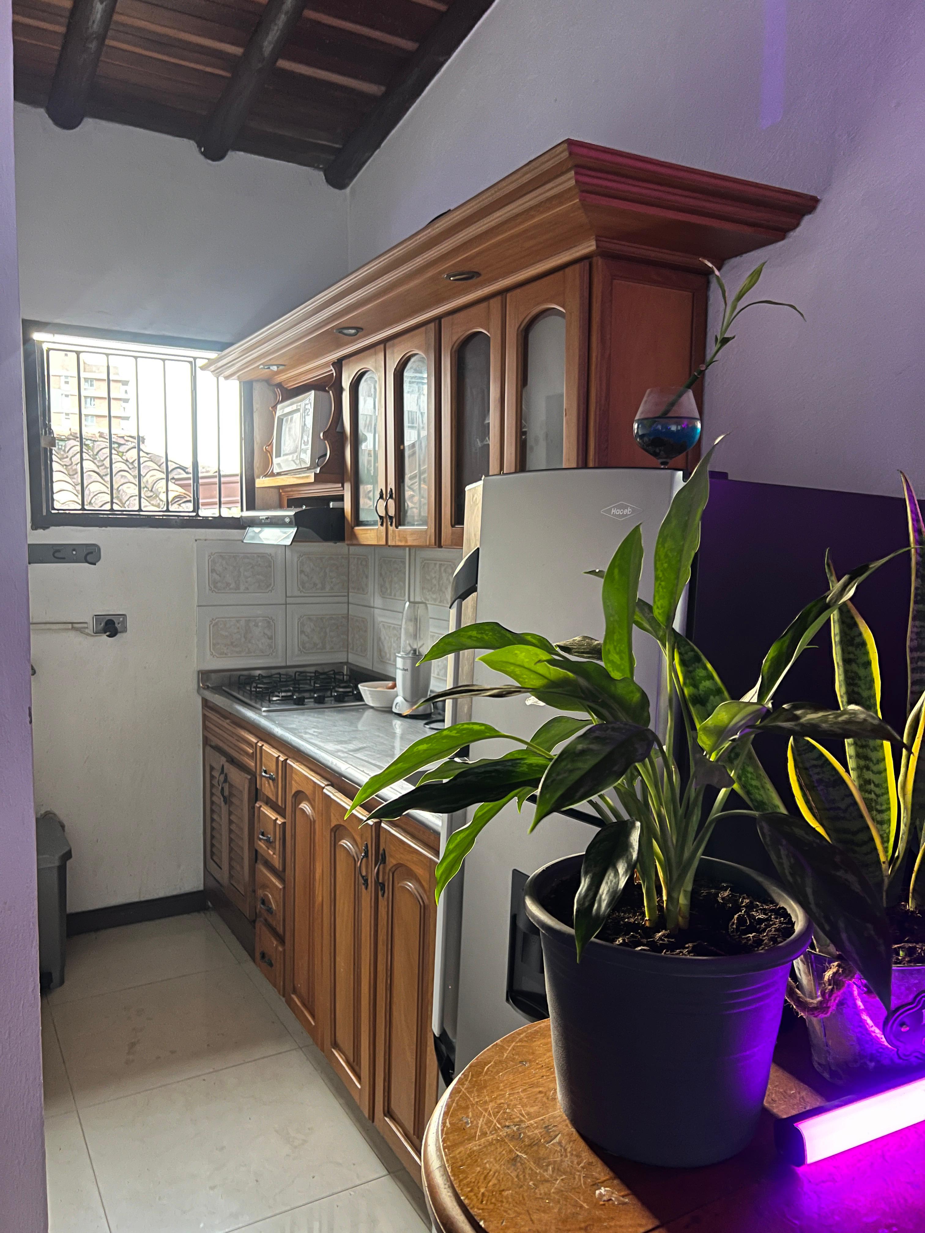 ARRIENDO APARTAESTUDIO AMOBLADO EN EL POBLADO