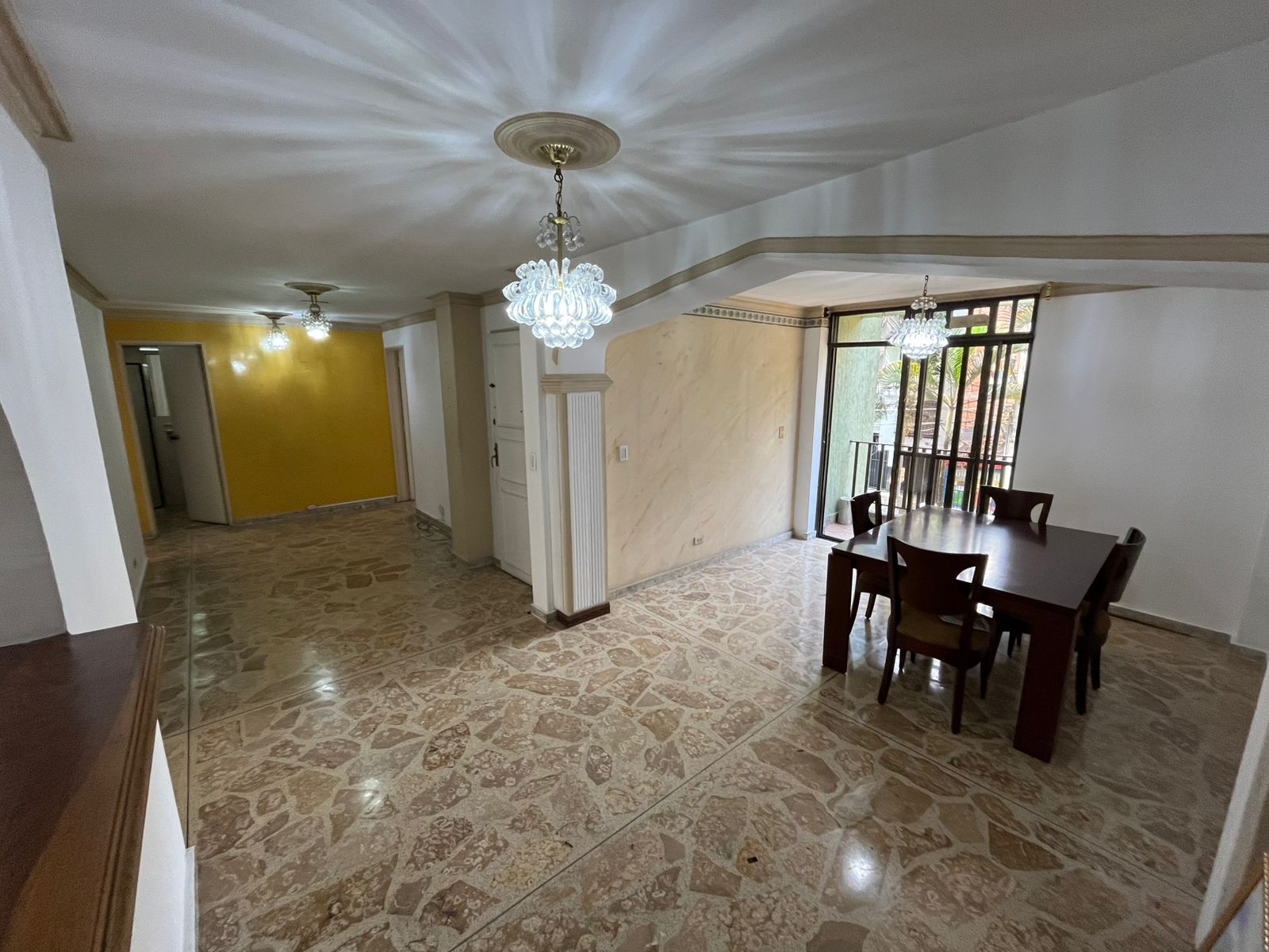 Arriendo apartamento Los Colores