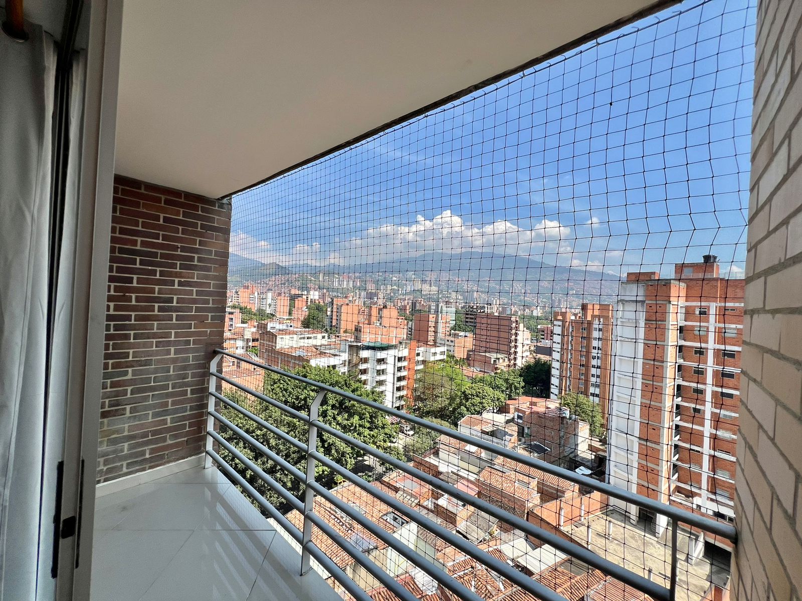 ARRIENDO APARTAMENTO DE UNA  ALCOBA EN EL VELODROMO