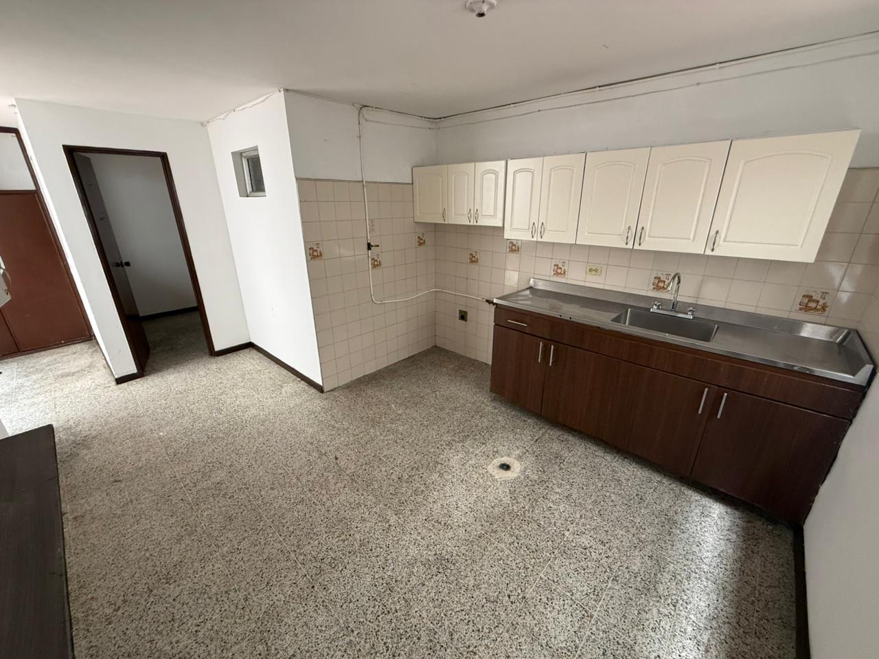 ARRIENDO CASA EN SANTA MONICA