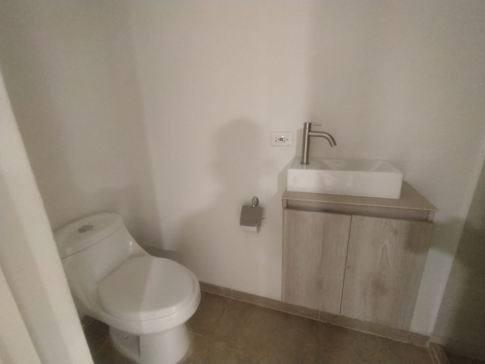 Arriendo Apartaestudio En Laureles