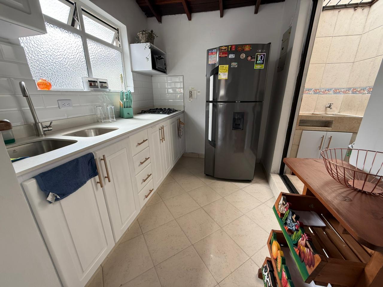 ARRIENDO APARTAMENTO EN SANTA TERESITA