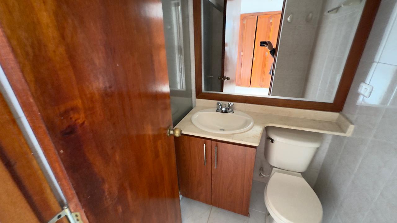 ARRIENDO APARTAMENTO EN LOMA DE LOS BERNAL